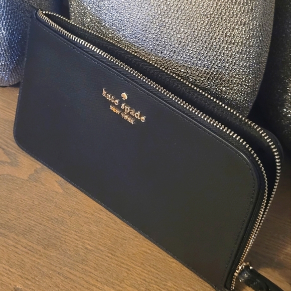 NWOT Kate Spade Lucky Medium L-Zip Wristlet - Picture 5 of 6